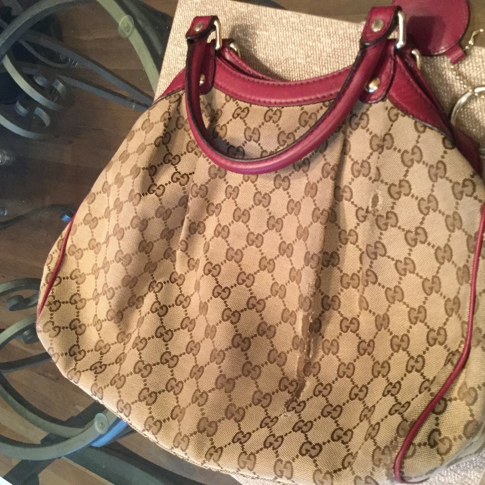 Gucci Sukey Handbag - Picture 5 of 8